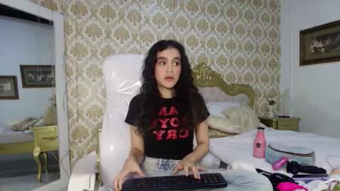 jessb_ online show from November 11, 6:49 pm