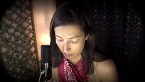 Jessica Gomez online show from April 8, 1:30 am