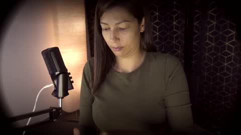 Jessica Gomez online show from February 1, 4:00 am