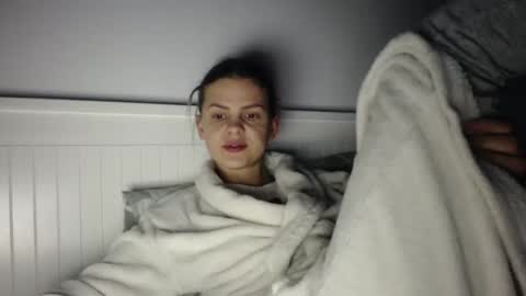 jessieryan online show from November 17, 4:57 am