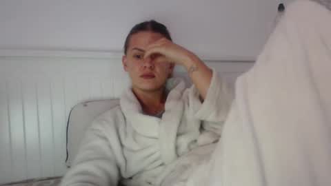 jessieryan online show from October 8, 4:50 am