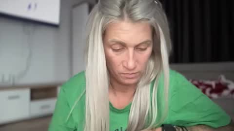 Jessye online show from October 15, 1:25 pm