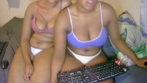 jessyhoneyx online show from April 21, 5:47 am