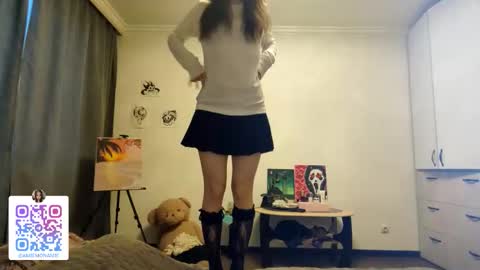 I am Gina ntmu Lets hit 10 Thumbs Up together online show from January 19, 5:25 am