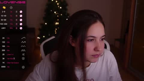 jia_lisaa online show from December 17, 8:10 pm