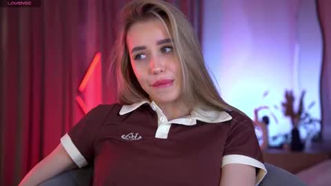 Jenny online show from November 22, 8:17 am