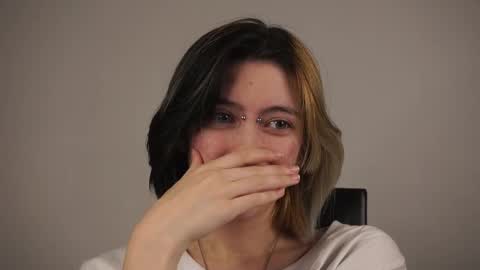 Delia online show from February 28, 7:25 pm