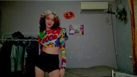 Joannatompson online show from March 14, 10:33 pm