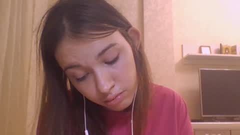 Jennifer online show from September 18, 8:29 pm