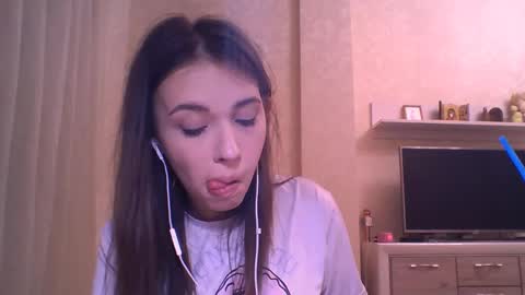 Jennifer online show from November 27, 8:12 pm