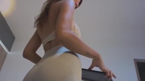 jolie_lov online show from September 16, 2:58 pm