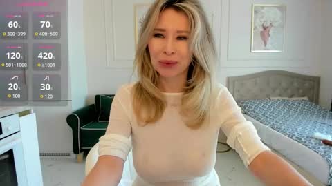 Jolie Ozolla online show from September 11, 10:15 am