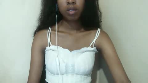 joliekah27 online show from April 10, 7:53 pm