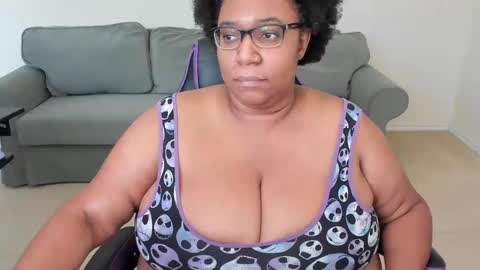 Josie Kiss online show from September 22, 5:11 pm