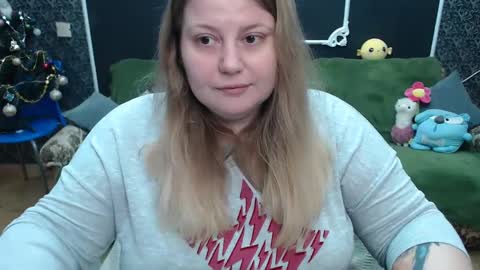 josiesun771 online show from December 13, 7:37 am