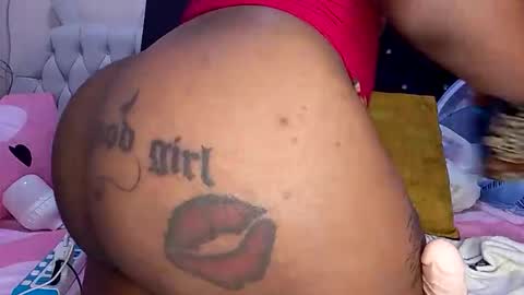 Butterflyass online show from September 26, 2:04 pm