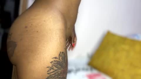 Butterflyass online show from February 25, 3:09 am