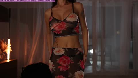 Jennifer Diaz online show from September 25, 7:55 pm