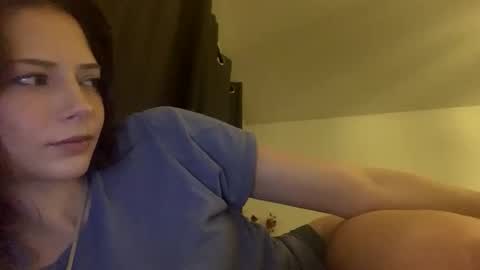 Xoxojilly online show from January 9, 8:30 am