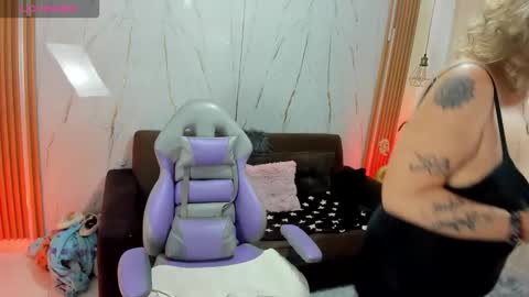 juanitarubia online show from October 7, 7:18 pm