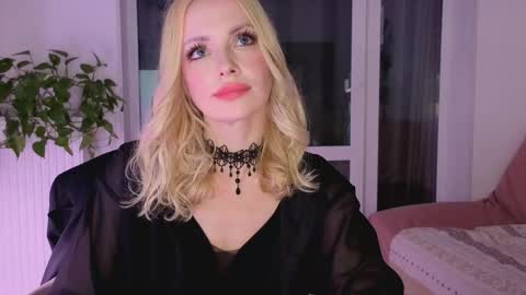 Goddess Julia online show from September 28, 7:08 pm