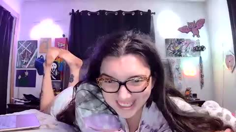 juicybootyqt online show from December 14, 8:25 pm