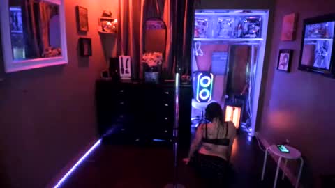 juicyjayxxx69 online show from January 12, 3:28 am