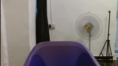 juicyxpink online show from April 11, 7:56 am