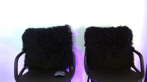 Jules and Gia online show from January 11, 12:50 pm