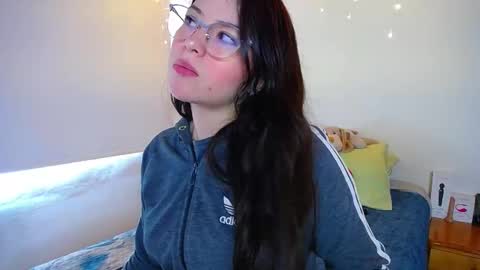 Juliana online show from February 2, 3:17 pm