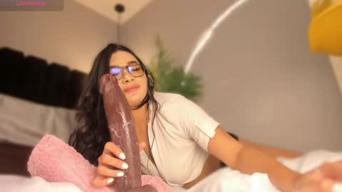 juli_casanova online show from March 7, 3:41 pm