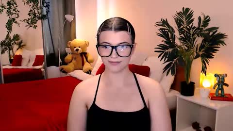 julia485262 online show from June 3, 1:45 pm