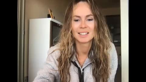 julialemilf online show from May 19, 11:17 am