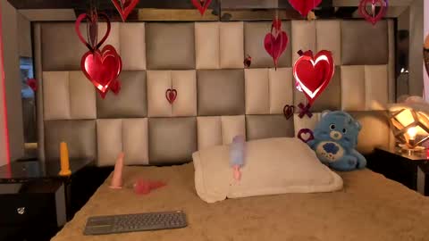 juliana_js_ online show from February 10, 9:04 pm