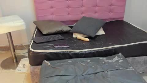 Juliana online show from September 13, 6:16 pm