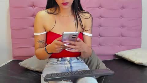 Juliana online show from September 20, 5:55 pm