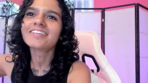 julianne_7 online show from February 10, 8:23 pm