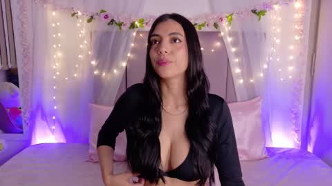 Juliet Bennet online show from March 8, 5:33 am