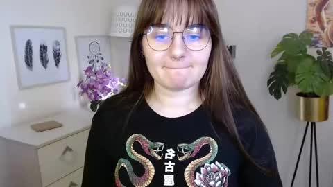 Julie online show from October 22, 12:32 pm