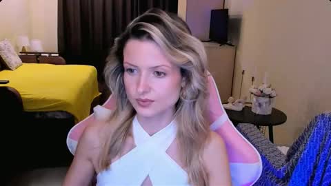 Julie online show from February 14, 4:53 pm