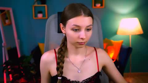 juliedaniel online show from March 6, 9:15 am