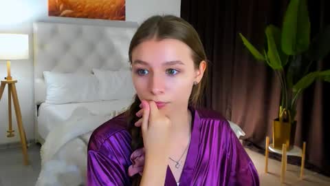 juliedaniel online show from September 25, 10:03 am