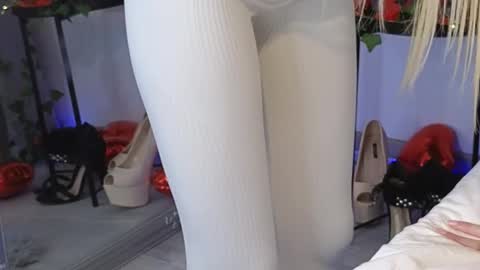 Julia online show from February 26, 12:09 am