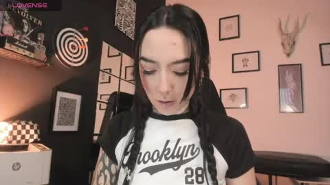 juliet_sourire online show from June 1, 2:30 pm