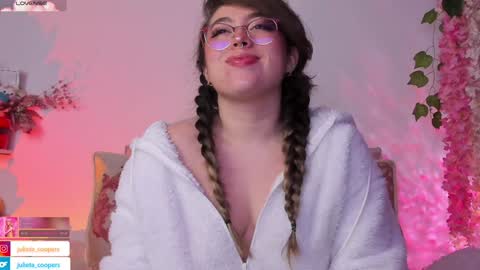 Juli  online show from February 7, 4:37 am