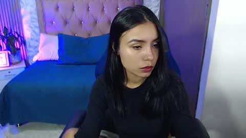 julieta_fn online show from November 22, 4:53 pm