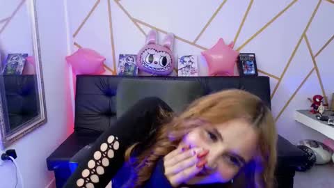 JULIANA online show from February 3, 8:45 pm