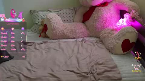 J U L I E T online show from November 3, 7:45 am