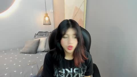 Julieth  online show from October 18, 7:59 pm