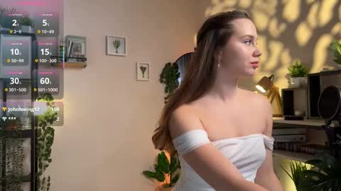 Julie online show from November 23, 1:24 pm